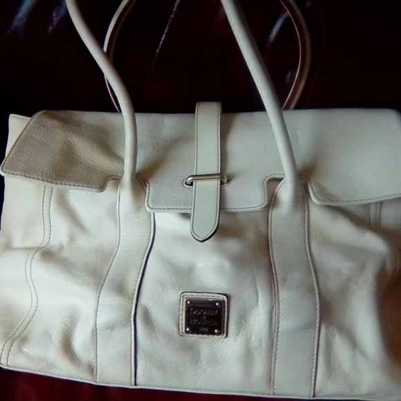 Dooney& Bourke egg white colored handbag leather is perfectly broken in - Picture 13 of 16